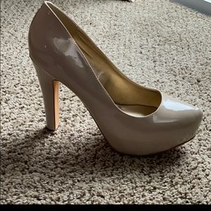 11w Guess heels
